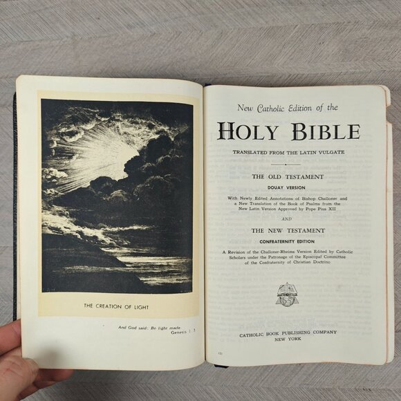 Vintage New Catholic Holy Bible Illustrated Black Leather Gold-Edged Indexed - Picture 3 of 16
